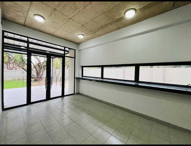 631M² OFFICE TO LET IN FOURWAYS
